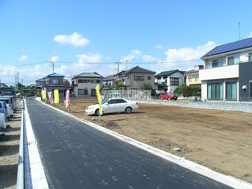 Local photos, including front road. Local (September 2013) Shooting