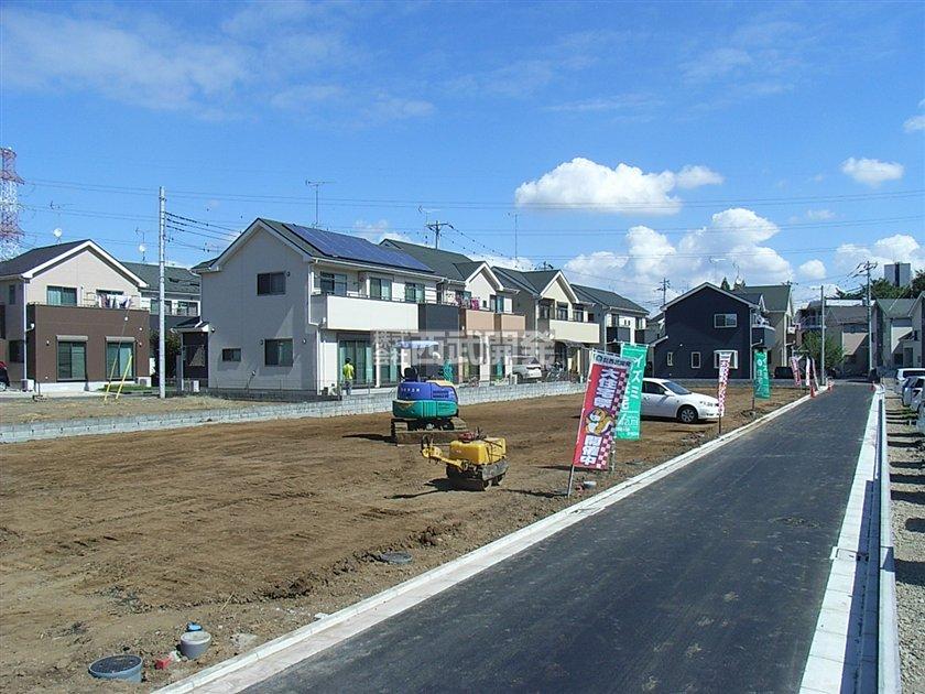 Local photos, including front road. Local (September 2013) Shooting