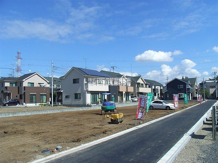 Local photos, including front road. Local (September 2013) Shooting