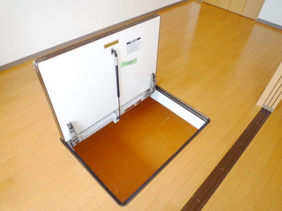 Receipt. ☆ With a large under-floor storage ☆