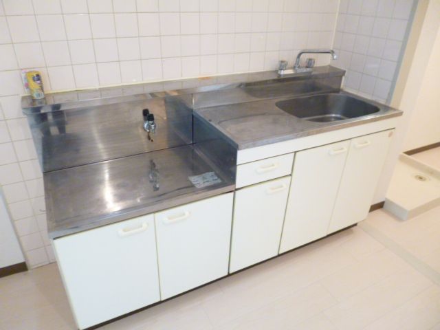 Kitchen. Two-burner gas stove installation Allowed