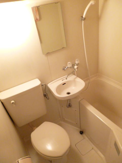 Bath. With convenient wash bowl ☆