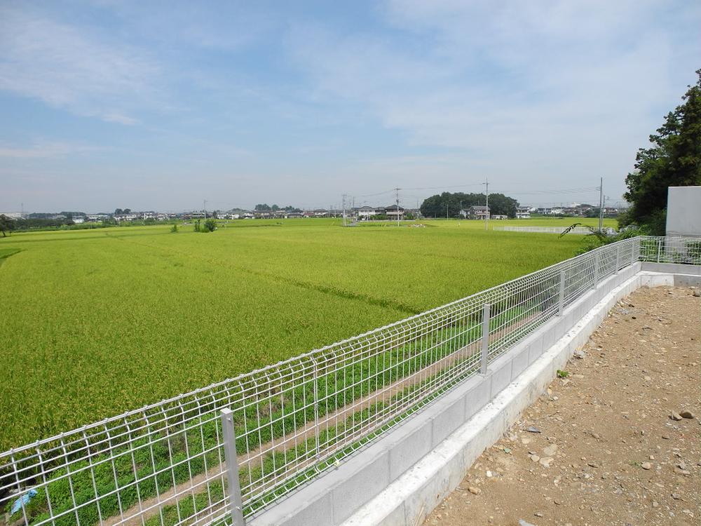 Local appearance photo. ☆ Nature spreads rich in subdivision north ☆ This scenery can be enjoyed only window of 1 Building (August 2013) Shooting