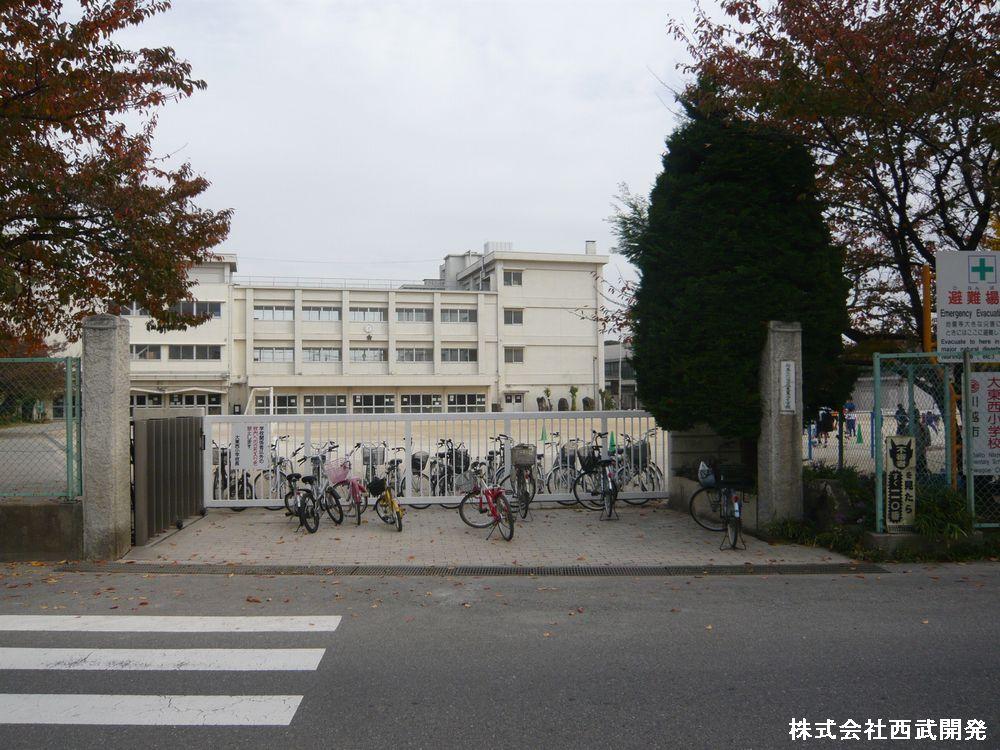 Primary school. 400m to a large east-west elementary school