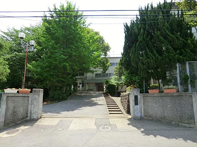 Junior high school. 650m until Kawaguchi Municipal Hatogaya junior high school