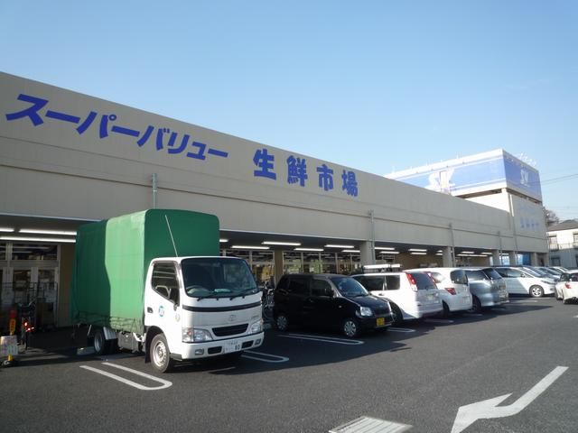 Supermarket. 160m to Super Value (Super)