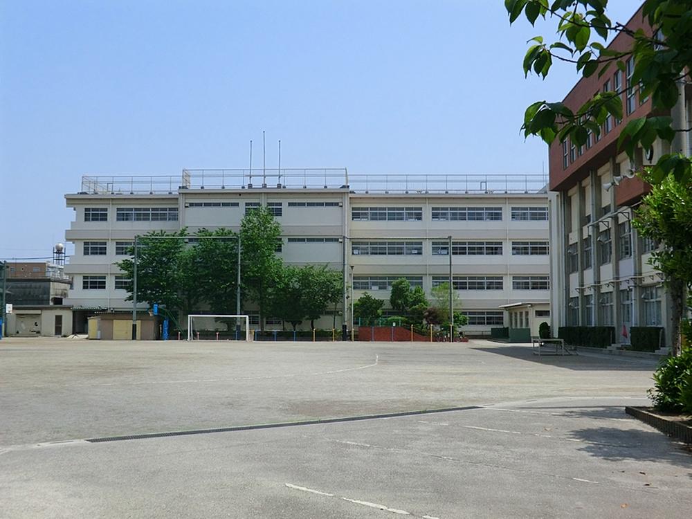 Primary school. 630m until Kawaguchi Municipal Kamiaoki Minami Elementary School