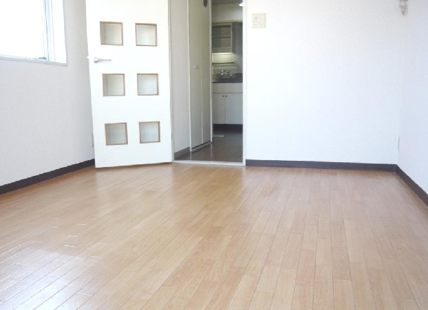 Living and room. Separate reference is a picture