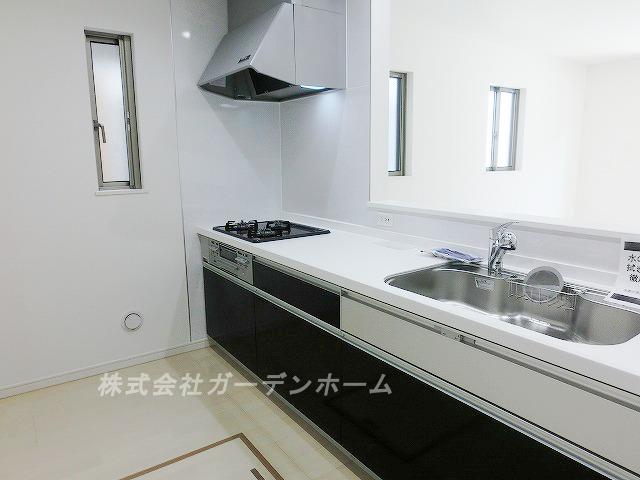 Model house photo. ■ Bright warmth new mansion, facing the south road. More than 40 square meters site of the room, Car space two Allowed. Long-term high-quality housing of popularity of solar panels also features ■