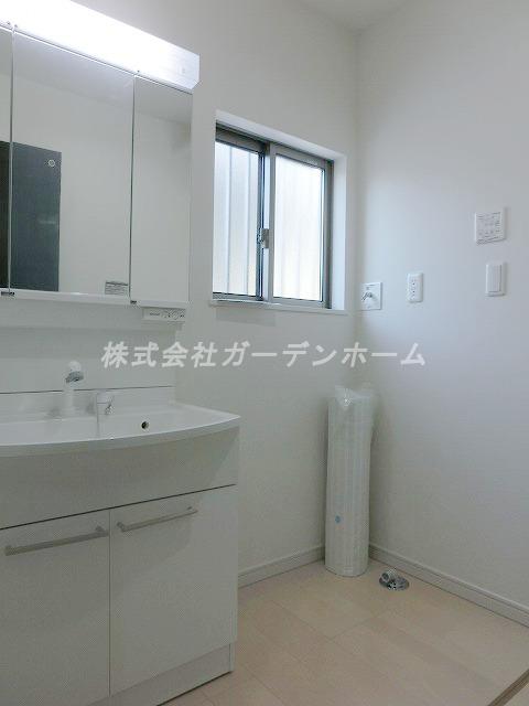 Model house photo. ■ Bright warmth new mansion, facing the south road. More than 40 square meters site of the room, Car space two Allowed. Long-term high-quality housing of popularity of solar panels also features ■