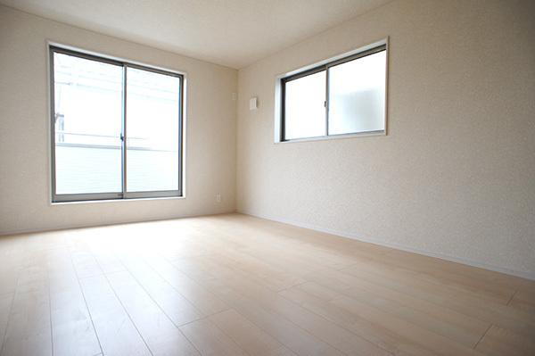 Non-living room. 1 Building