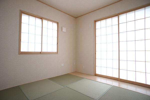 Non-living room. 1 Building