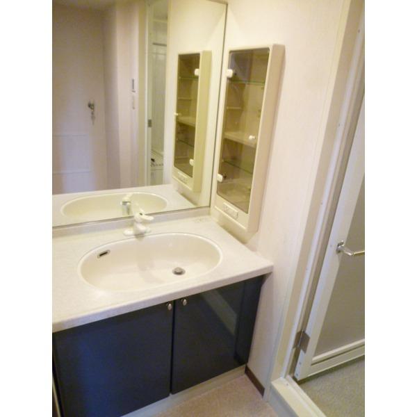 Wash basin, toilet