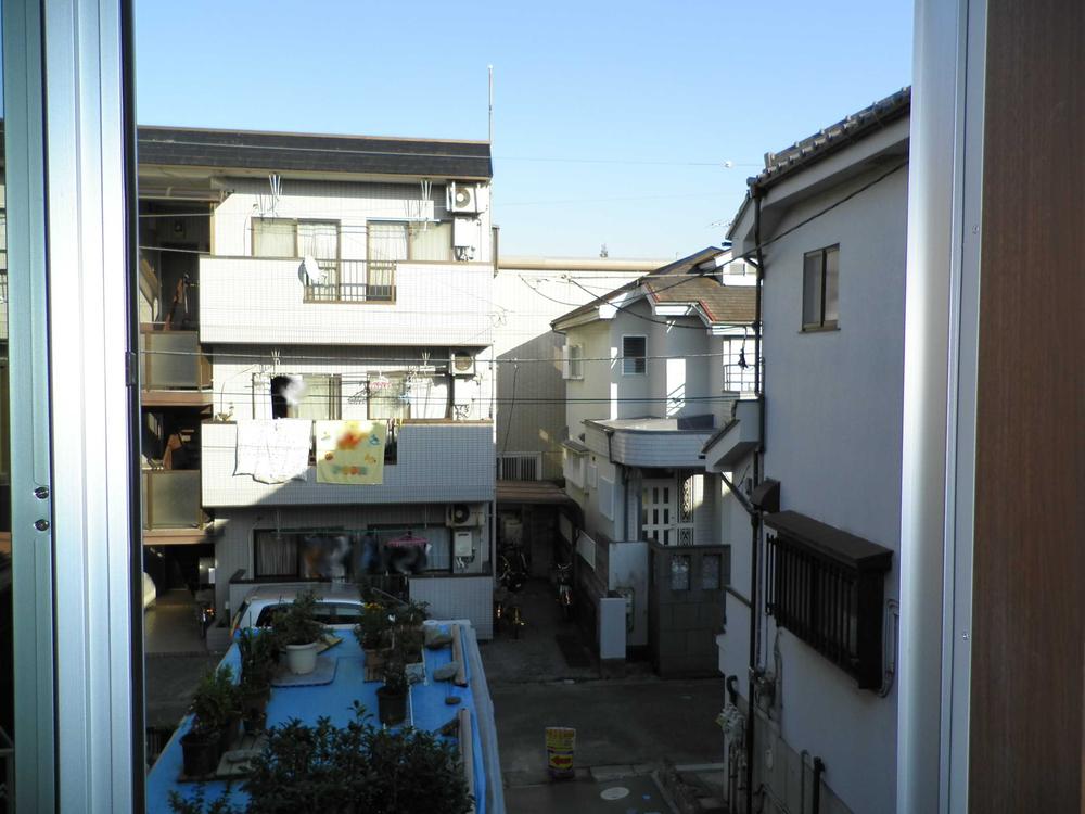 View photos from the dwelling unit. View from the site (November 2013) Shooting