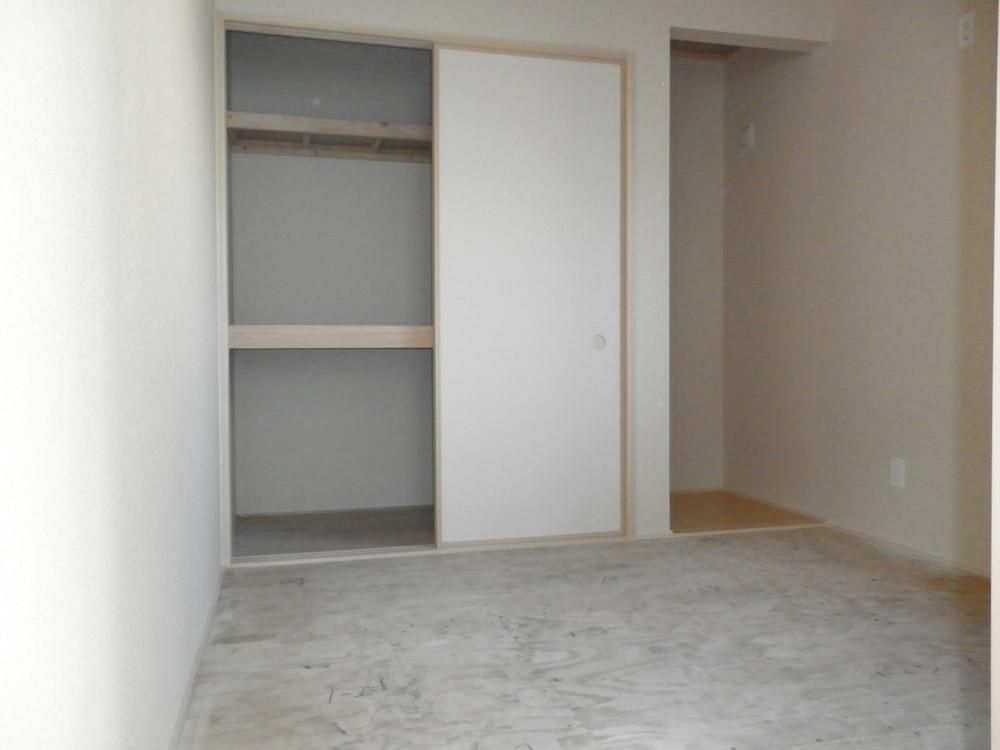 Non-living room. Indoor (11 May 2013) Shooting