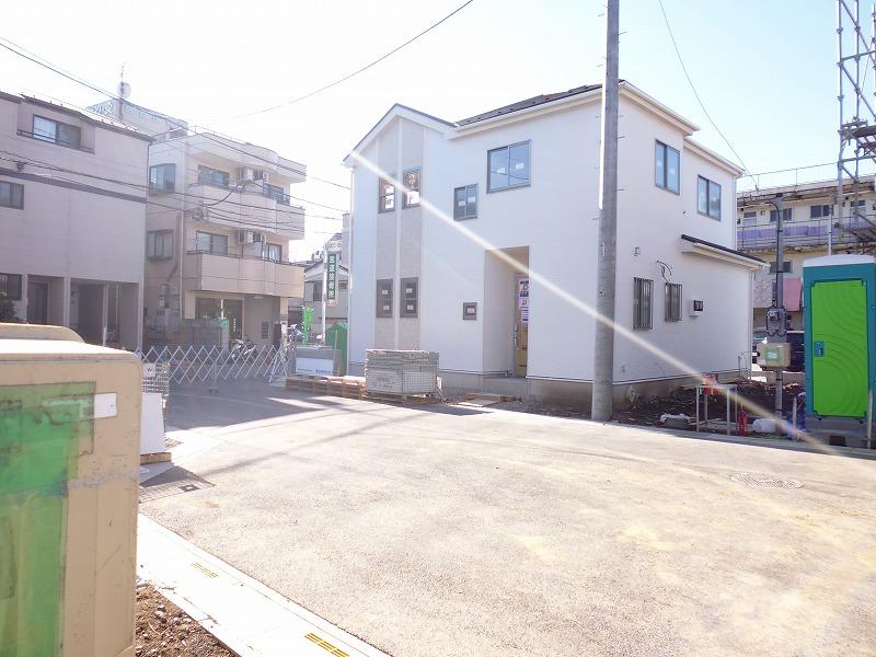 Local appearance photo. Local (12 May 2013) Shooting