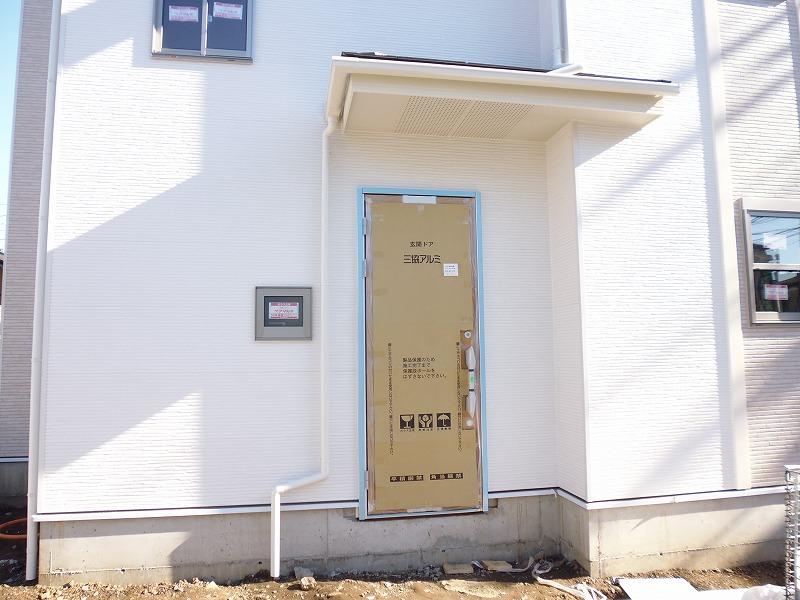 Entrance. Local (12 May 2013) Shooting