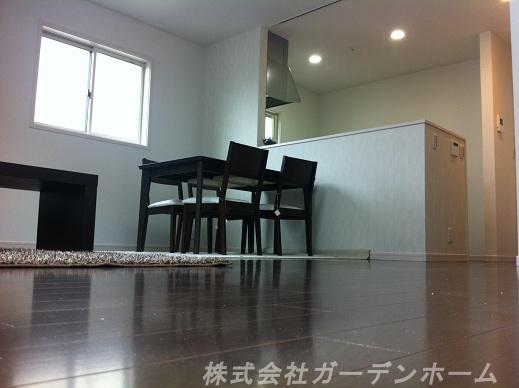 Living. Same specifications is a picture