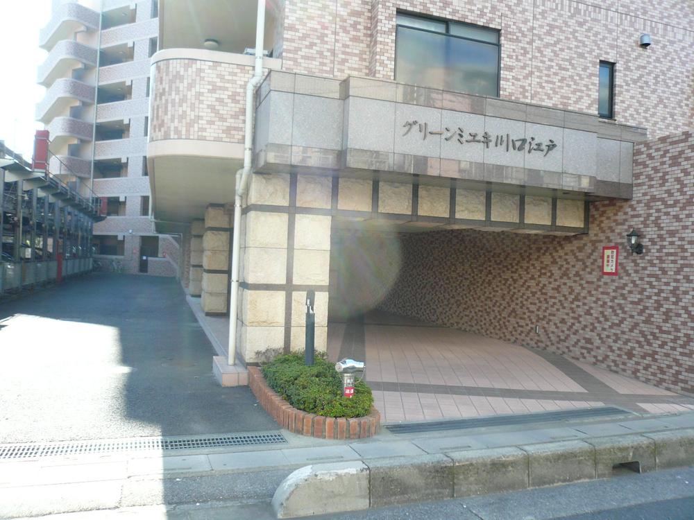 Entrance. Common areas