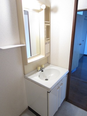 Washroom. There is a separate wash basin