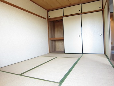 Living and room. Japanese-style room 6 quires, Bright faces the balcony