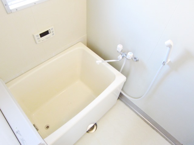 Bath. Bathtub luck reheating