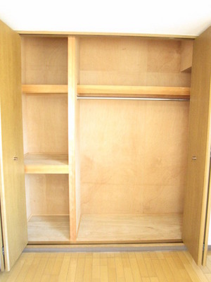 Other Equipment. The room is likely to use To spacious because storage is plenty