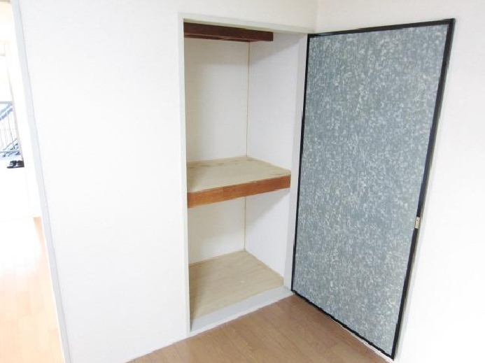 Receipt. Equipped each room storage