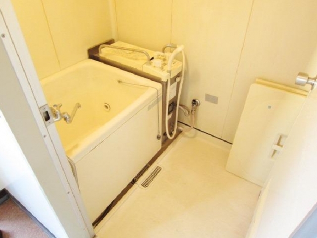 Bath. With balance kettle reheating