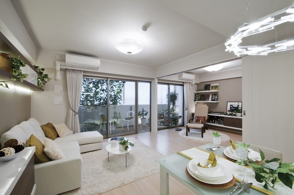 Living to create a spacious living space if on Do not release to open the "slide Wall" ・ dining