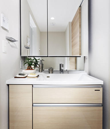 Bathing-wash room.  [Smooth dresser] Smooth usability What is needed in the morning of busy moments. That's why even Ya use such breadth at the same time side by side two people, It was to ensure a wide range of storage.