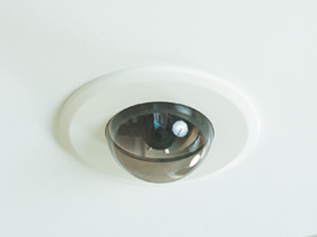 Security.  [Auto locks and security cameras to enhance the security of] Entrance is, And auto-lock with a recording function with a TV monitor, The other entrance was a hotel lock. further, Entrance is of course, It established a 24-hour security cameras and the like in the elevator. Become a crime deterrent, We protect the residents from trouble. (Same specifications)