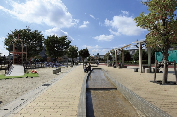 Such as align health promotion instrument "Asahi Central Park" (about 310m ・ 4-minute walk)