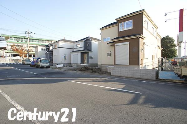 Local photos, including front road. 12 / 6 shooting