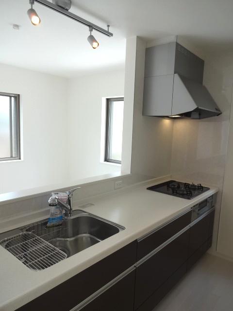 Kitchen. 5 Building (July 2013) Shooting