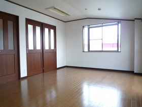 Living and room. 12 Pledge of large space Western-style ・ The top floor angle room