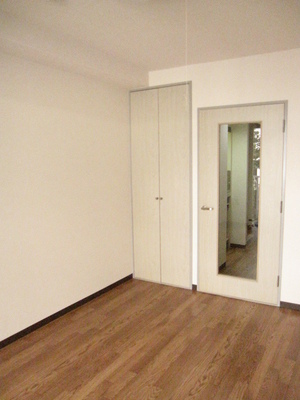 Living and room. Since the living room there is a door you can ensure the privacy outside the front door