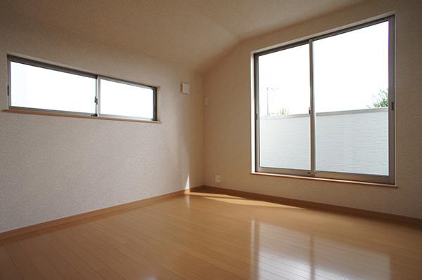 Non-living room. 5 Building