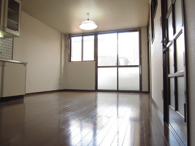 Living and room. A balcony on the south side