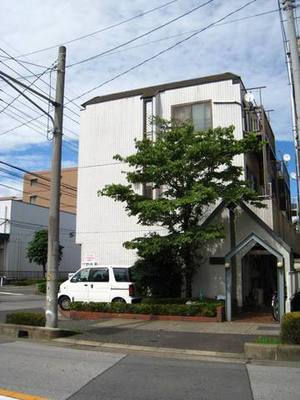 Building appearance. The convenience facility number around! 