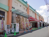 Supermarket. Olympic hypermarket Higashikawaguchi store up to (super) 1300m