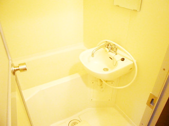 Bath. Beautiful bath.