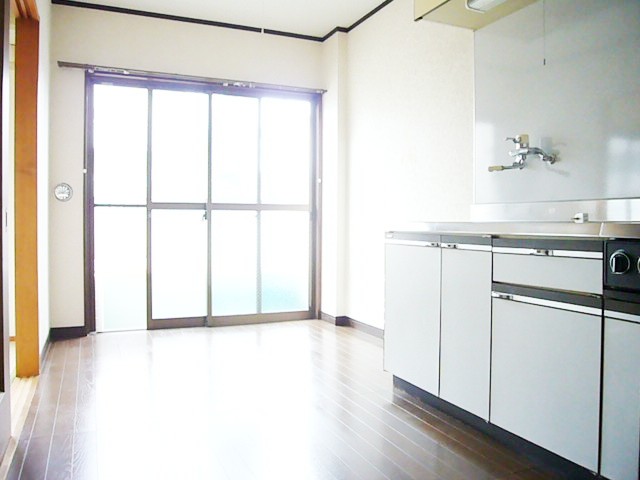 Living and room. Clean water around the bright dining.