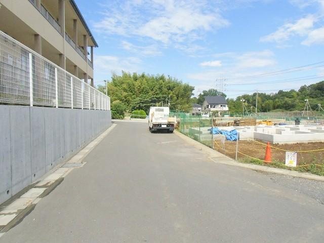 Local photos, including front road. (West road 6.0m) local (October 17, 2013) Shooting