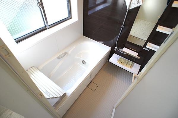 Bathroom. Indoor (11 May 2013) Shooting 1 Building