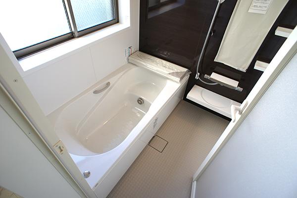 Bathroom. Indoor (11 May 2013) Shooting Building 2