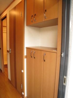 Entrance. Yes shoe box