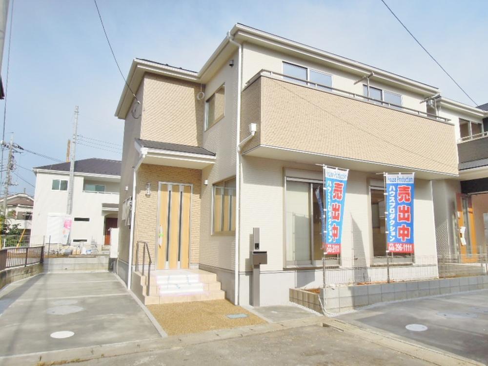 Local appearance photo. Indoor (11 May 2013) Shooting