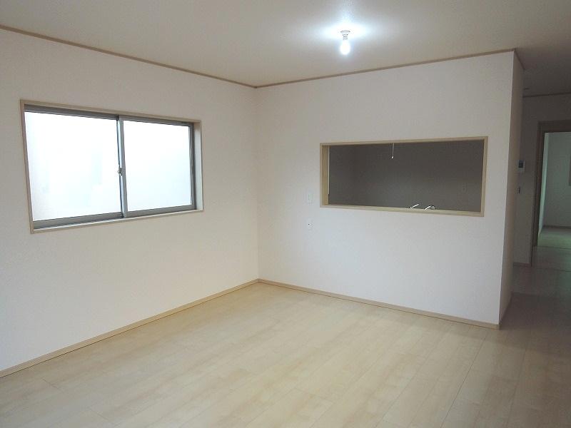 Same specifications photos (living). Same specifications