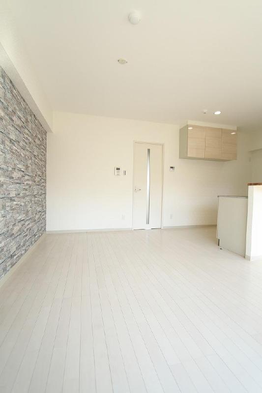 Living and room. Well sun enters from balcony, It is bright space